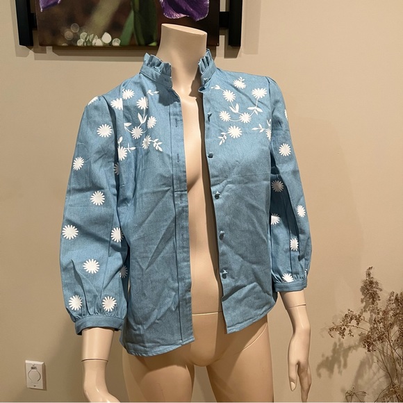 19.Simplee light blue button down shirt w white floral details brand new size S - Picture 3 of 11